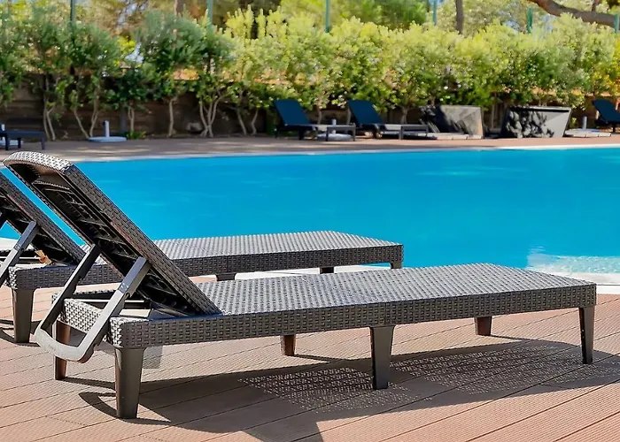 Vakantiehuis Serenity- Cleverdetails, Vilamoura, Sleeps 4 Adults And 2 Children, Located In The Center