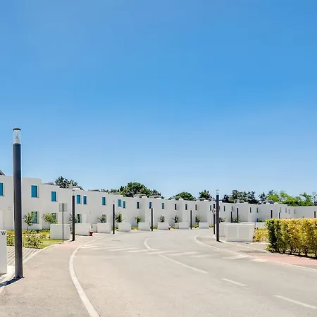 Serenity- Cleverdetails, Vilamoura, Sleeps 4 Adults And 2 Children, Located In The Center *