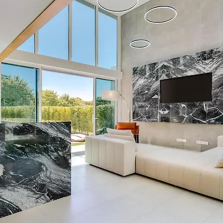 Serenity: Family Retreat Vilamoura