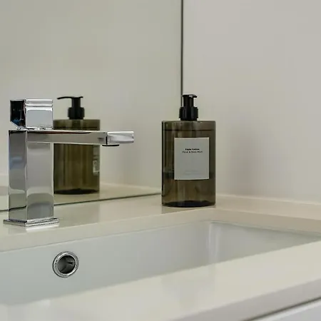 Serenity- Cleverdetails, Vilamoura, Sleeps 4 Adults And 2 Children, Located In The Center וילהמורה