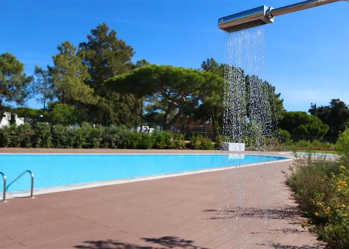 Сasa de vacaciones Serenity- Cleverdetails, Vilamoura, Sleeps 4 Adults And 2 Children, Located In The Center *