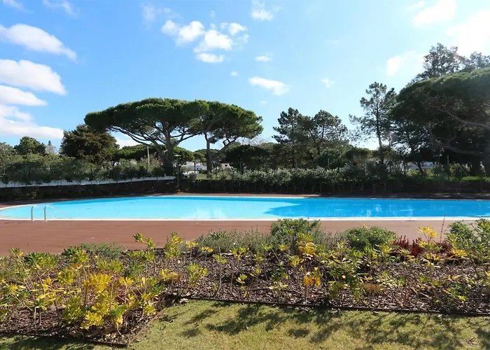 Сasa de vacaciones Serenity- Cleverdetails, Vilamoura, Sleeps 4 Adults And 2 Children, Located In The Center *